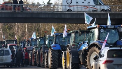 Francuscy rolnicy blokują granicę. Paraliż w Katalonii
