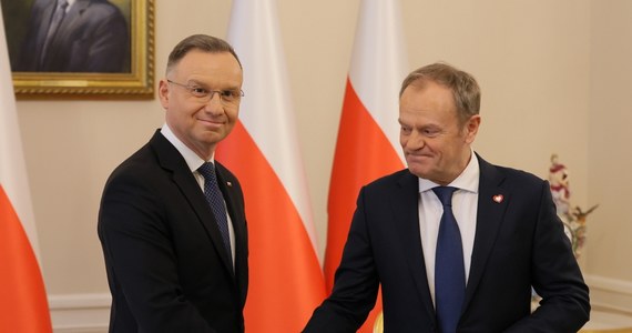 Przepychanka na wpisy na platformie X między premierem Donaldem Tuskiem a prezydentem Andrzejem Dudą. A wszystko to okraszone angielskimi i niemieckimi sentencjami. O co poszło? O artykuł w CNN.