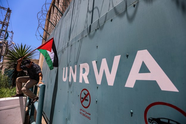 Pracownicy agencji ONZ zaangażowani w atak na Izrael? Państwa wycofują finansowanie