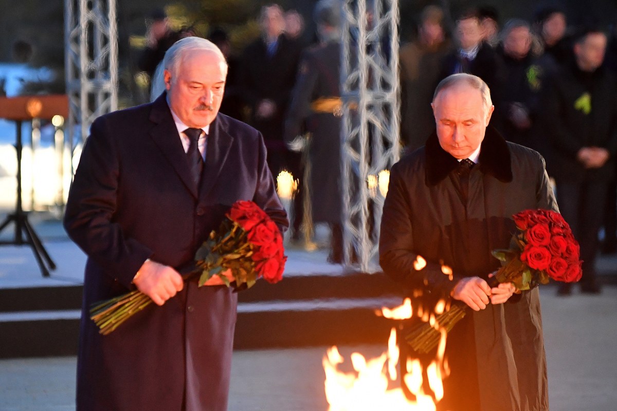 Władimir Putin oraz Alaksandr Łukaszenka wzięli udział w odsłonięciu pomnika upamiętniającego cywilów poległych podczas tzw. Wielkiej Wojny Ojczyźnianej (tak Rosjanie nazywają część drugiej wojny światowej). Podczas obchodów białoruski dyktator zaatakował m.in. Polskę.