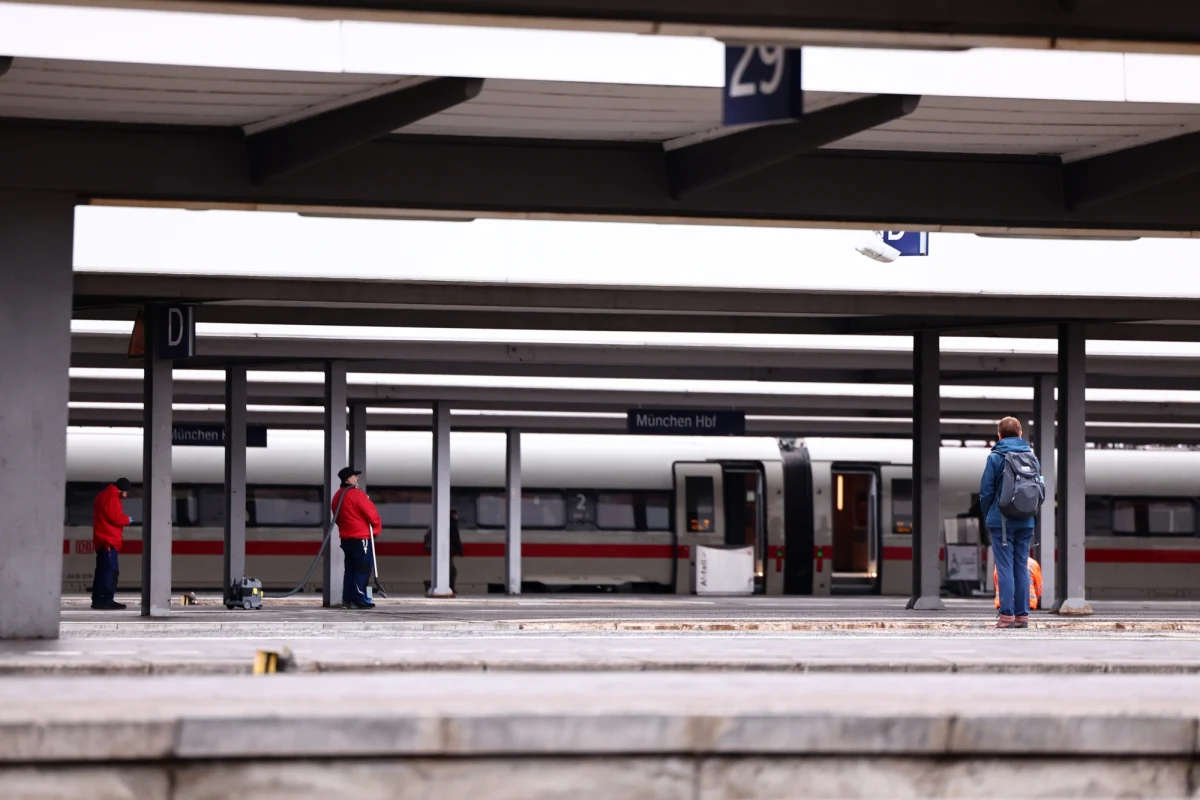 Strajk na tle płacowym na niemieckiej kolei DB, trwający od wtorku wieczorem, zakończy się w nocy z niedzieli na poniedziałek. To o dzień szybciej, niż początkowo zapowiadał związek zawodowy maszynistów GDL.