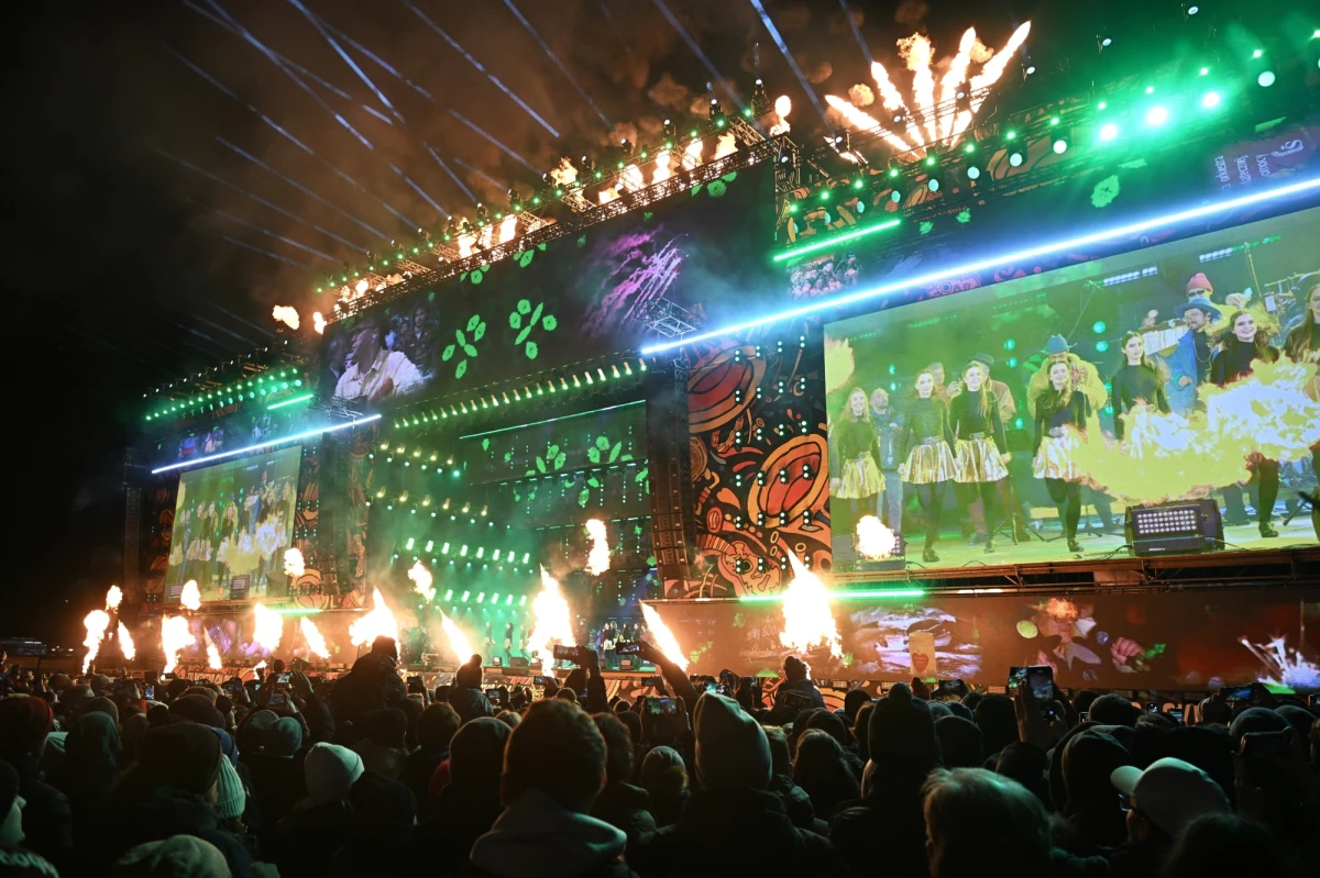 O godz. 20 w niedzielę w całym kraju rozbłysły "Światełka do nieba" - kulminacyjny moment 32. Finału Wielkiej Orkiestry Świątecznej Pomocy. Do tego czasu zebrano ponad 175 mln zł. Cel tegorocznej zbiórki to "Płuca po pandemii".