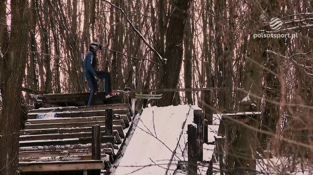 Następcy Adama Małysza, Kamila Stocha, Piotra Żyły i Dawida Kubackiego wcale nie muszą wychować się na Wielkiej Krokwi albo na obiekcie w Wiśle. Kto wie, czy przyszły mistrz nie trenuje właśnie na... Strachoczance. W magazynie Polskie Skocznie mogliśmy zapoznać się z historią tego niezwykłego obiektu.

