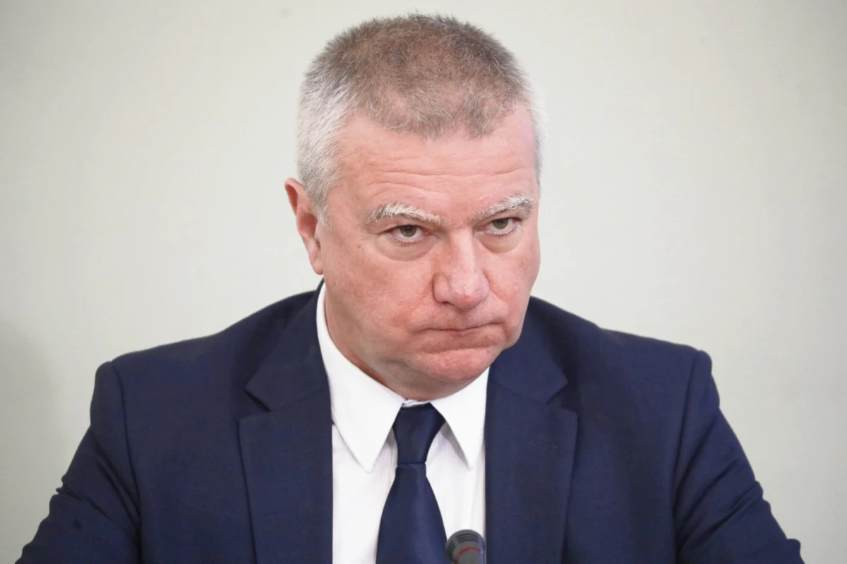 Paweł Graś wraca do kancelarii premiera. Chodzi o byłego rzecznika rządu i przez lata najbliższego współpracownika premiera. Jak ustalili dziennikarze RMF FM, Graś pracę już zaczął. Ruszyła także procedura powołania go na formalne stanowisko.