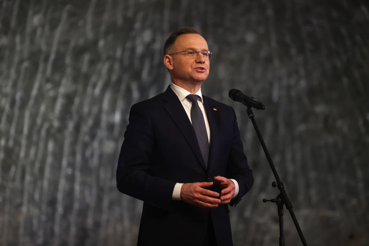 Prezydent Andrzej Duda poważnie rozważa odesłanie budżetu państwa do Trybunału Konstytucyjnego. Gdyby tak się stało, opóźniłby 20-procentowe podwyżki pensji dla urzędników oraz mocno utrudniłby życie rządowi. Prezydent ma czas na decyzję do środy.