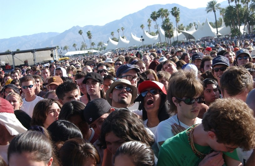 Festiwal Coachella to jeden z najbardziej kultowy festiwal muzyczny na całym świecie. Odbywające się w kwietniu wydarzenie przyciąga na teren imprezy setki tysięcy osób. W tym roku jednak eksperci zauważają, że sprzedaż biletów na jedną z największych imprez tego typu na świecie drastycznie spadła i wprost pokazują, że tak źle nie było od 10 lat. 