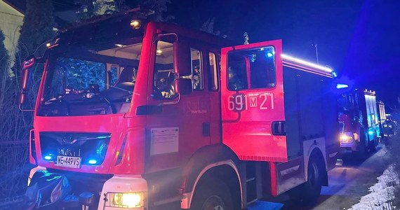Dwie osoby zginęły w pożarze domu jednorodzinnego w miejscowości Turzyn-Kolonia w województwie mazowieckim. Do tragedii doszło w poniedziałek wieczorem.