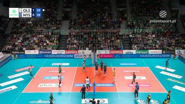 Fragment meczu Indykpol AZS Olsztyn – PSG Stal Nysa 2:3 (25:16, 28:30, 22:25, 25:23, 10:15) - siatkówka, PlusLiga 2024, 19. kolejka. Kontrowersja w końcówce drugiego seta.