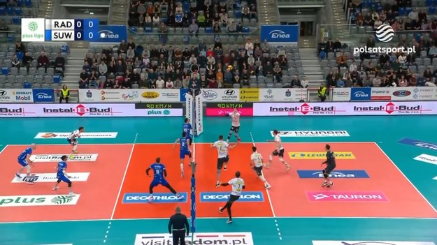 Skrót meczu Enea Czarni Radom – MKS Ślepsk Malow Suwałki 3:1 (25:22, 23:25, 25:20, 25:20) - siatkówka, PlusLiga 2024, 19. kolejka.

 

----

Enea Czarni: Konrad Formela, Michał Ostrowski, Bartosz Gomułka, Rafał Buszek, Wiktor Rajsner, Vuk Todorovic – Maciej Nowowsiak (libero) oraz Przemysław Smoliński, Brodie Hofer. Trener: Waldo Kantor.
Ślepsk Malow: Ziga Stern, Konrad Stajer, Bartosz Filipiak, Paweł Halaba, Joaquin Gallego, Matias Sanchez – Mateusz Czunkiewicz (libero) oraz Bartosz Firszt, Arkadiusz Żakieta, Maksim Buculjević, Jakub Macyra, Ernest Kaciczak. Trener: Dominik Kwapisiewicz.