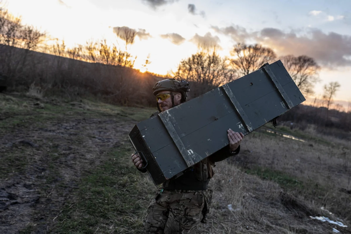 Stany Zjednoczone sprzedały w 2023 roku broń o rekordowej wartości 238 mld dolarów - informuje BBC. Jednym z głównych klientów USA była Polska.
