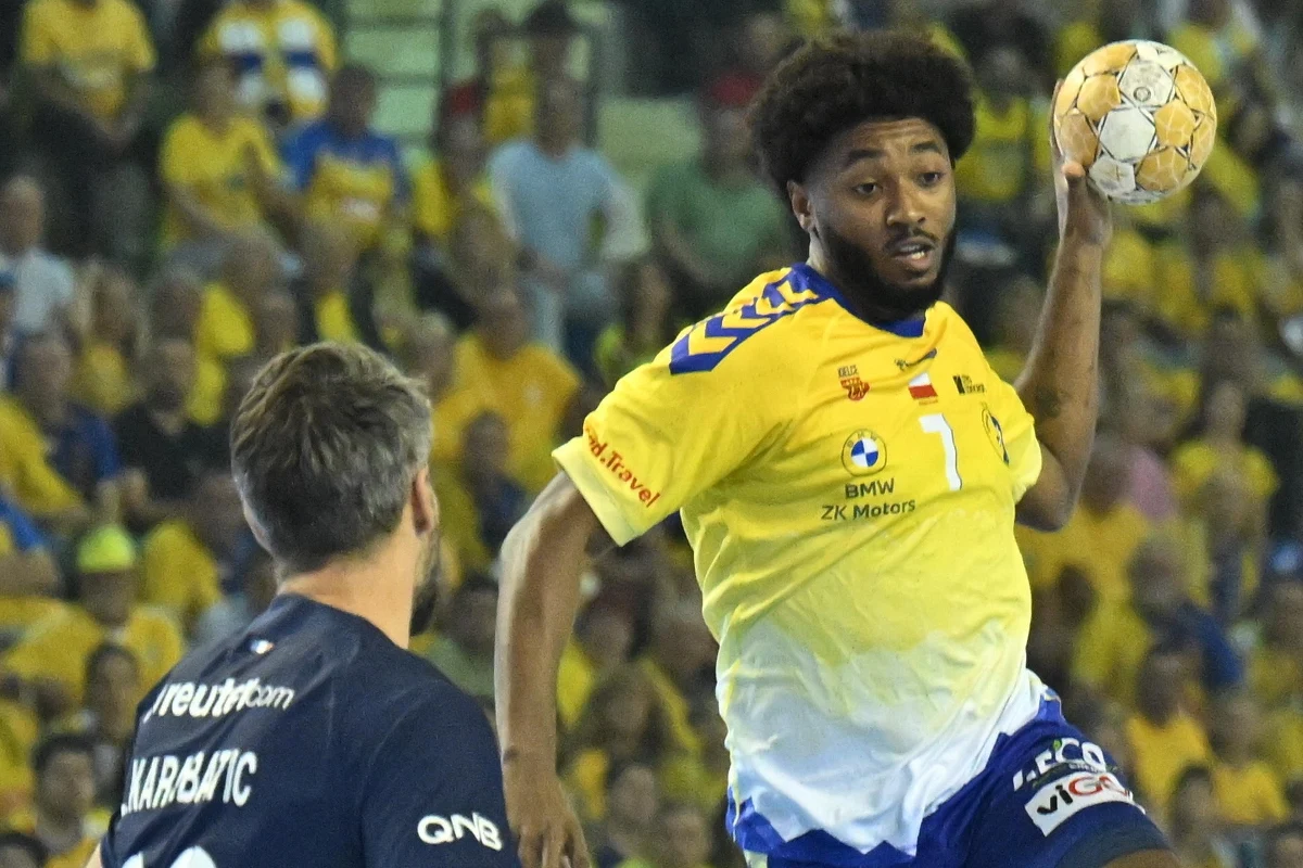 Reprezentant Francji w piłce ręcznej Benoit Kounkoud jest podejrzany o usiłowanie gwałtu w paryskim klubie nocnym z poniedziałku na wtorek. Zawodnik Industrii Kielce w niedzielę został mistrzem Europy po finałowym zwycięstwie "Trójkolorowych" z Danią 33:31 po dogrywce.