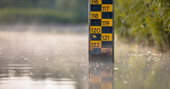 Stabilizuje się sytuacja na Wiśle w powiecie płockim, gdzie w siedmiu gminach nadal obowiązuje pogotowie przeciwpowodziowe. Według prognoz, podwyższony poziom rzeki, spowodowany spływaniem wód roztopowych z górnego jej biegu, może jednak utrzymywać się przez kilka dni.