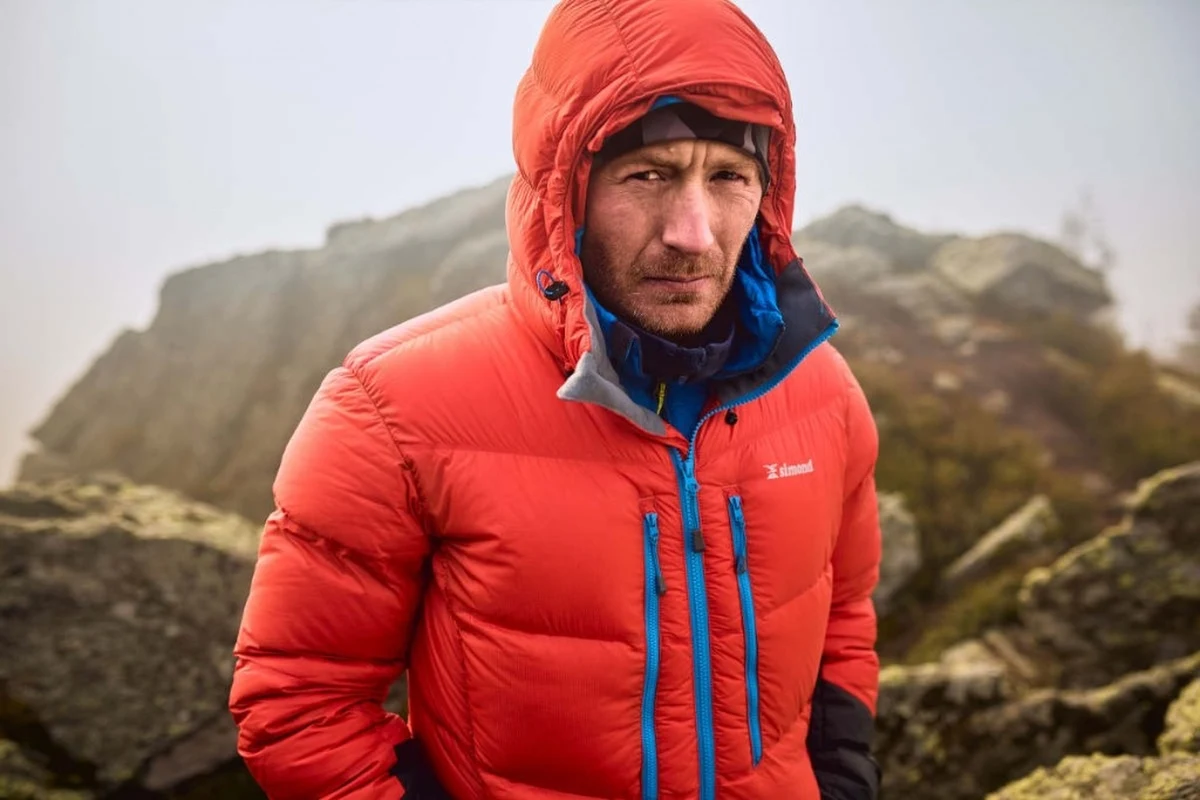 "Sytuacja była o tyle trudna, że nie wiadomo było dokładnie, ile osób jest rannych. Natomiast w takich sytuacjach zazwyczaj bardzo wiele służb jest powołanych do tego, żeby pomóc. Chłopaki z GOPR zrobili wszystko, żeby pomóc. Niestety się nie udało" - mówił o akcji ratunkowej na Śnieżce w Rozmowie w południe w Radiu RMF24 Maciej Stańczak, ratownik GOPR. "Chodzenie po górach zimą wymaga zdobycia doświadczenia latem. Wymaga też przećwiczenia technik specjalnych pod kątem zimy" - zaznaczył uczestnik wielu wypraw górskich i wysokogórskich. 