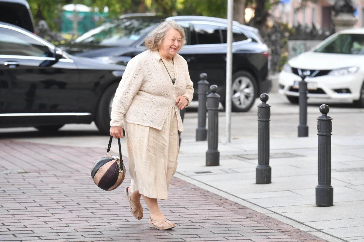 Nadzwyczajne Walne Zgromadzenie PGE odwołało pięcioro członków rady nadzorczej największej polskiej spółki energetycznej, a powołało do rady siedmioro nowych, zgłoszonych przez Skarb Państwa. Odwołana została m.in. Janina Goss. To wieloletnia zaufana i bliska przyjaciółka prezesa PiS Jarosława Kaczyńskiego.