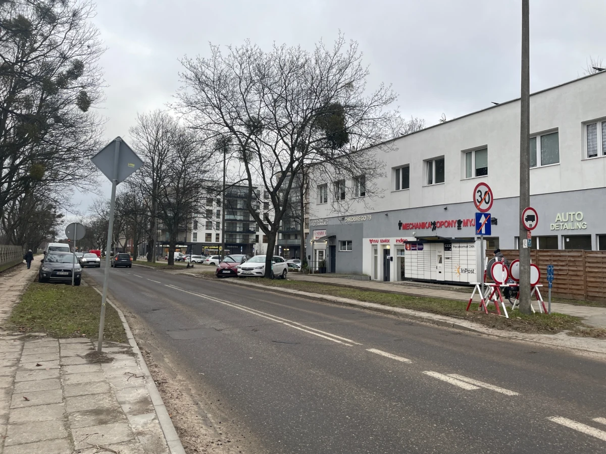 Dwa ronda powstaną przy ulicy Chrobrego w Gdańsku. To dobra wiadomość dla mieszkańców, bo od lat tworzą się tam korki. Przebudowa ulicy jednak potrwa i trzeba być przygotowanym na utrudnienia w rejonie.