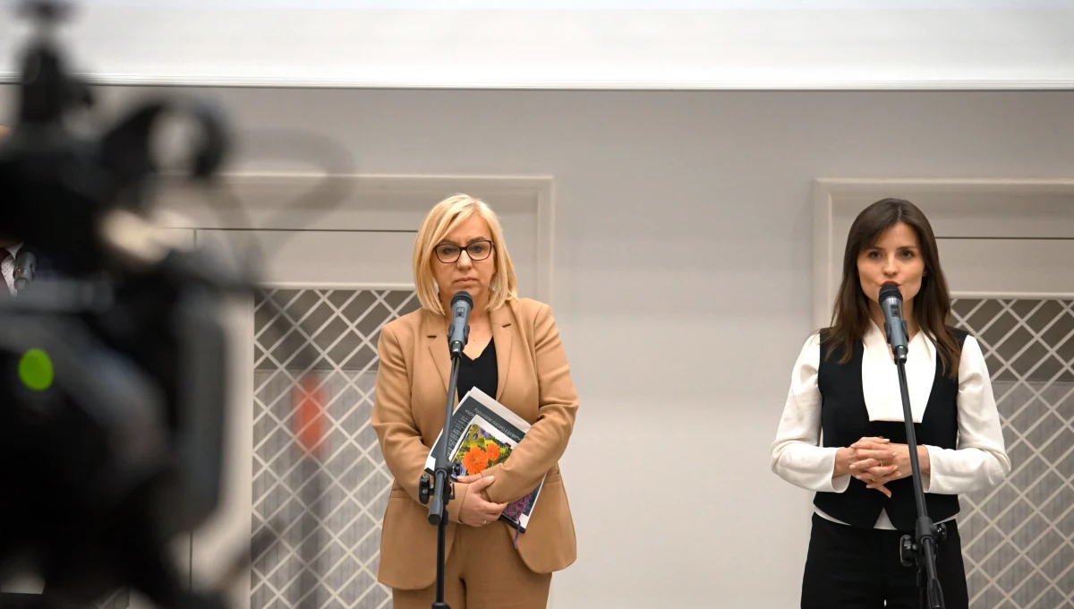 Nowy rząd chce walczyć z nielegalnymi składowiskami odpadów. We wtorek w Poznaniu szefowa resortu klimatu i środowiska zapowiedziała powstanie specjalnego zespołu ministerialnego i zespołów lokalnych, które będą starali się rozwiązać problem.