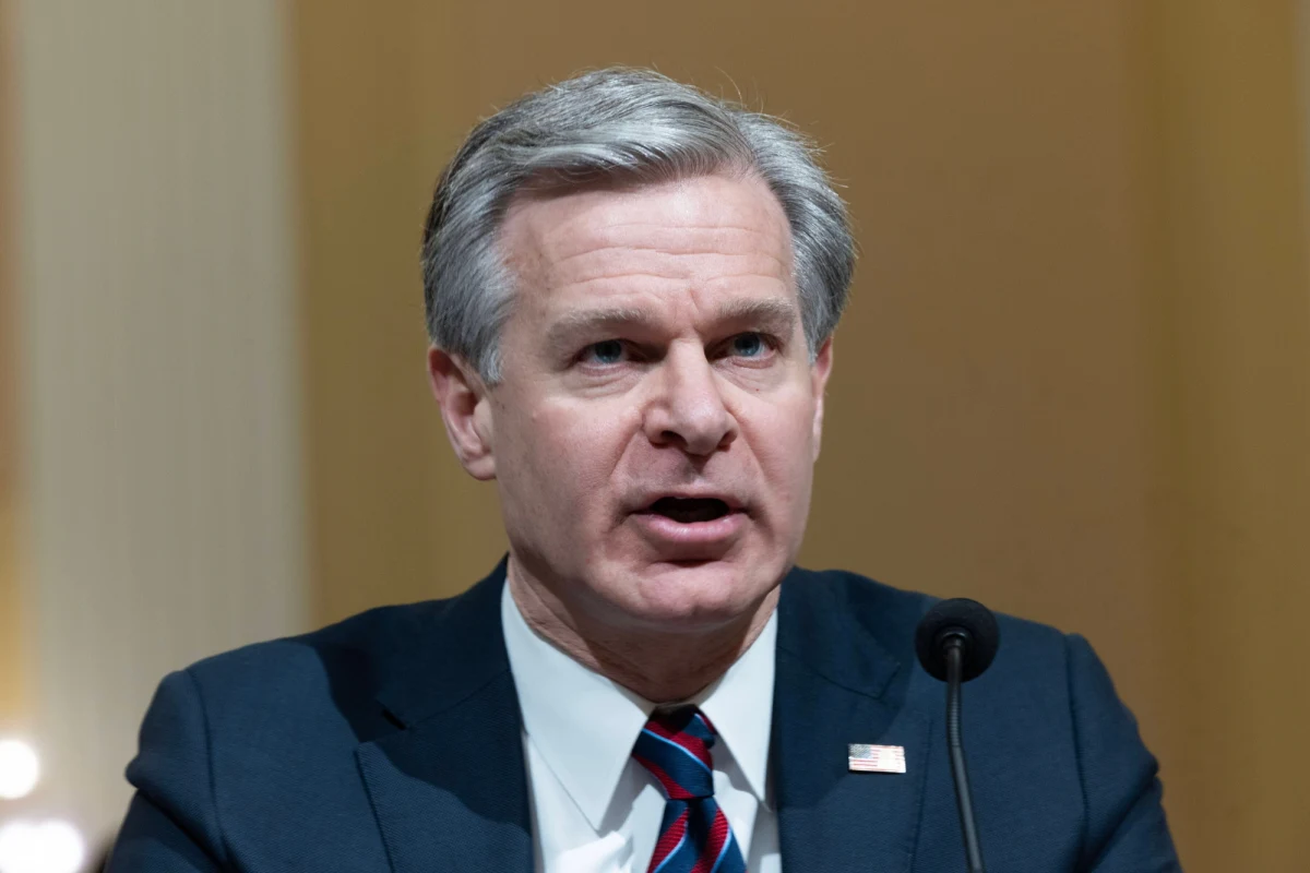 ​Chińscy hakerzy obierają za cel obiekty infrastruktury krytycznej, przygotowując się, by w momencie ewentualnego konfliktu siać spustoszenie i szkodzić amerykańskiej ludności cywilnej - ostrzegał w środę w Kongresie dyrektor FBI Christopher Wray.