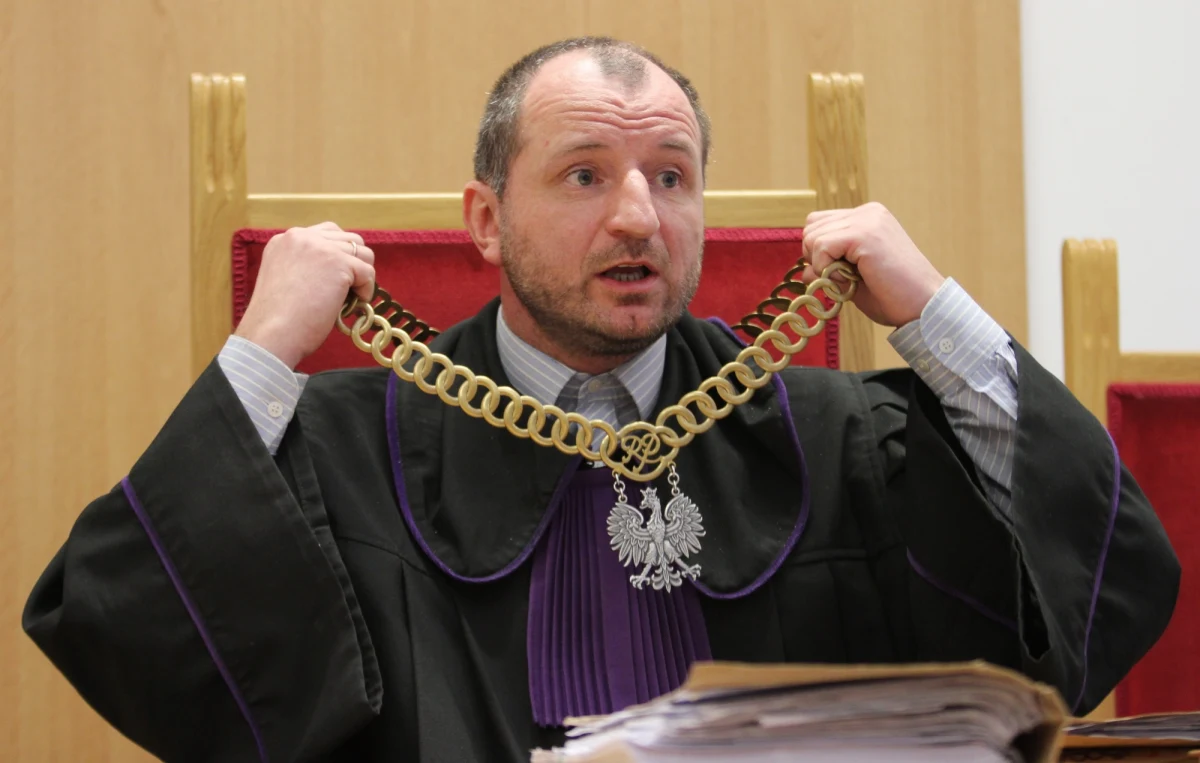 ​Minister Sprawiedliwość Adam Bodnar wszczął procedurę odwołania prezesa Sądu Apelacyjnego w Krakowie Zygmunta Drożdżejki i wiceprezes tego sądu Katarzyny Wysokińskiej-Walenciak. Jednocześnie zostali oni zawieszeni w pełnieniu czynności.