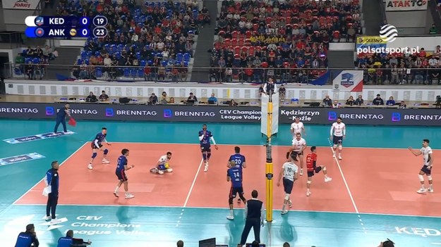 Skrót meczu Grupa Azoty ZAKSA Kędzierzyn-Koźle – Halkbank Ankara 3:2 (21:25, 25:22, 25:21, 16:25, 15:12) - siatkówka; Liga Mistrzów, baraż o ćwierćfinał.

 

-----

ZAKSA: Daniel Chitigoi, David Smith, Łukasz Kaczmarek, Bartosz Bednorz, Andreas Takvam, Marcin Janusz – Erik Shoji (libero) oraz Korneliusz Banach, Dmytro Paszycki, Bartłomiej Kluth, Mateusz Biernat, Krzysztof Zapłacki. Trener: Adam Swaczyna.
Halkbank: Mirza Lagumdzija, Mert Matic, Micah Maʻa, Earvin N’Gapeth, Yunus Emre Tayaz, Nimir Abdel-Aziz – Volkan Done (libero) oraz John Gordon Perrin, Izzet Unver. Trener: Slobodan Kovac.