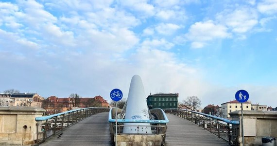 W poniedziałek, 5 lutego, ruszą prace związane z wymianą uszkodzonych balustrad na kładce o. Bernatka. W pierwszym etapie zmiany w organizacji ruchu będą dotyczyć jedynie pieszych.