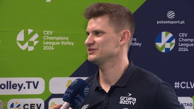 Grupa Azoty ZAKSA Kędzierzyn-Koźle wygrała z Halkbankiem Ankara 3:2 w pierwszym meczu barażu o ćwierćfinał Ligi Mistrzów siatkarzy. W tie-breaku doszło do przedziwnej sytuacji, gdyż sędziowie długo nie mogli ustalić wyniku seta. - Było bardzo dużo nerwów, emocji i zamieszania, dlatego wielki szacunek dla drużyny, że po tym wszystkim wróciliśmy na boisko i utrzymaliśmy swój poziom - powiedział Adam Swaczyna, trener ZAKSY.

