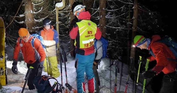 Całonocna akcja Horskiej Zachrannej Służby i polskiego GOPR w masywie Pilska w Beskidach. Ratownicy poszukiwali 46-letniego snowboardzisty. 