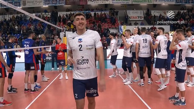 Łukasz Kaczmarek wypalił do kamery po meczu Ligi Mistrzów Grupa Azoty ZAKSA Kędzierzyn-Koźle – Halkbank Ankara. Polak powiedział to o sędziach.

