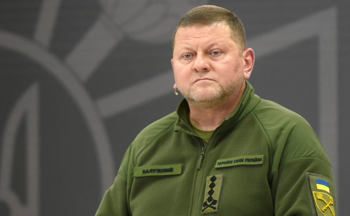 Prezydent Ukrainy Wołodymyr Zełenski zamierza odwołać naczelnego dowódcę Sił Zbrojnych Ukrainy gen. Wałerija Załużnego - donosi CNN. Dziennikarze amerykańskiej stacji twierdzą, że decyzja ma zapaść jeszcze w tym tygodniu.