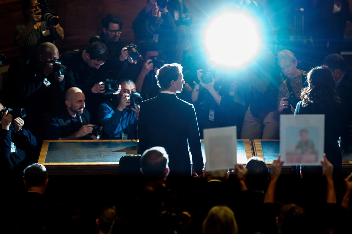 W Senacie USA odbyły się przesłuchania szefów gigantów technologicznych, które dotyczyły bezpieczeństwa w internecie. Na pytania polityków odpowiadał m.in. Mark Zuckerberg. Biznesmen zwrócił się do rodzin, które twierdzą, że ich dzieci zostały skrzywdzone przez media społecznościowe. "Przepraszam za wszystko, przez co musieliście przejść" - mówił.