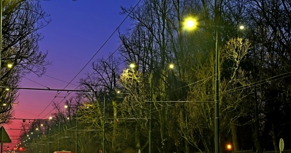Wzdłuż wybranych ulic Lublina pojawi się nowe oświetlenie. W tym roku docelowo w mieście zaświeci ok. 300 nowoczesnych latarni.

