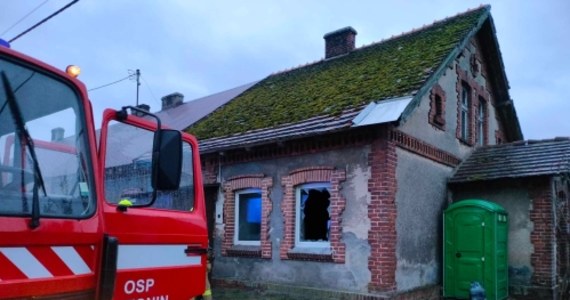 67-letni mężczyzna został ranny w wyniku wybuchu butli z gazem w mieszkaniu w Ludwikowie w Wielkopolsce. Straty oszacowano wstępnie na 50 tys. zł.