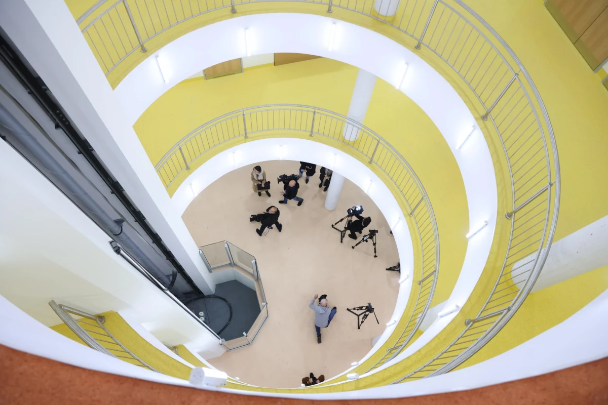 ​Pięcioro pacjentów wybudziło się ze śpiączki w ostatnich trzech miesiącach w olsztyńskiej klinice "Budzik". To sukces całego personelu, który opiekuje się i pracuje z pacjentami - ocenił dr Piotr Siwik, koordynator oddziału rehabilitacji w olsztyńskiej klinice.