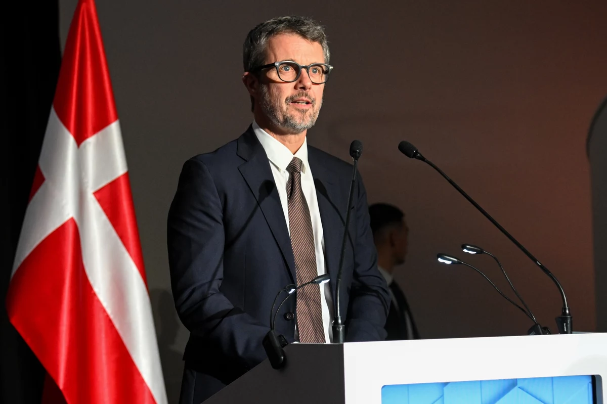 "Polska i Dania to kraje połączone przez morze i wiatr. Chcemy współpracować w rozwijaniu potencjału leżącego w morskiej energetyce wiatrowej. Mam nadzieję, że ta współpraca wesprze Polskę w odchodzeniu od paliw kopalnych" - mówił w Szczecinie król Danii Fryderyk X.