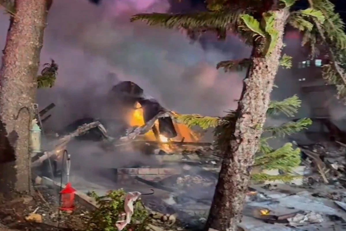 Tragedia w Clearwater na Florydzie. Na osiedle mobilnych domków spadł mały, prywatny samolot. Zginęło kilka osób.