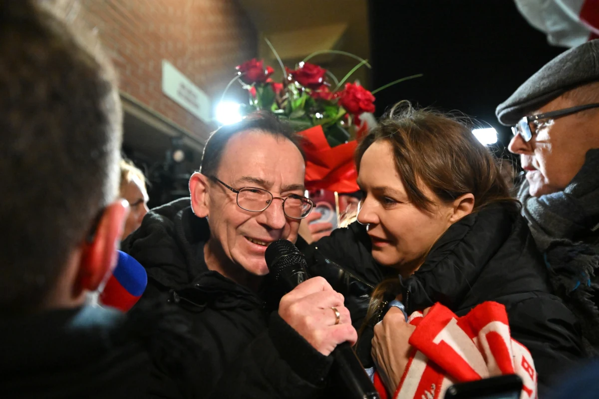 Skazany prawomocnym wyrokiem, a następnie ułaskawiony były szef MSWiA Mariusz Kamiński domaga się wznowienia przez Sąd Najwyższy postępowania w sprawie wygaszenia jego mandatu poselskiego. Jego adwokat zaskarżył w Sądzie Najwyższym postanowienie wydane przez Izbę Pracy tego sądu i domaga się unieważnienia orzeczenia Izby Pracy tego samego sądu w tej samej sprawie.