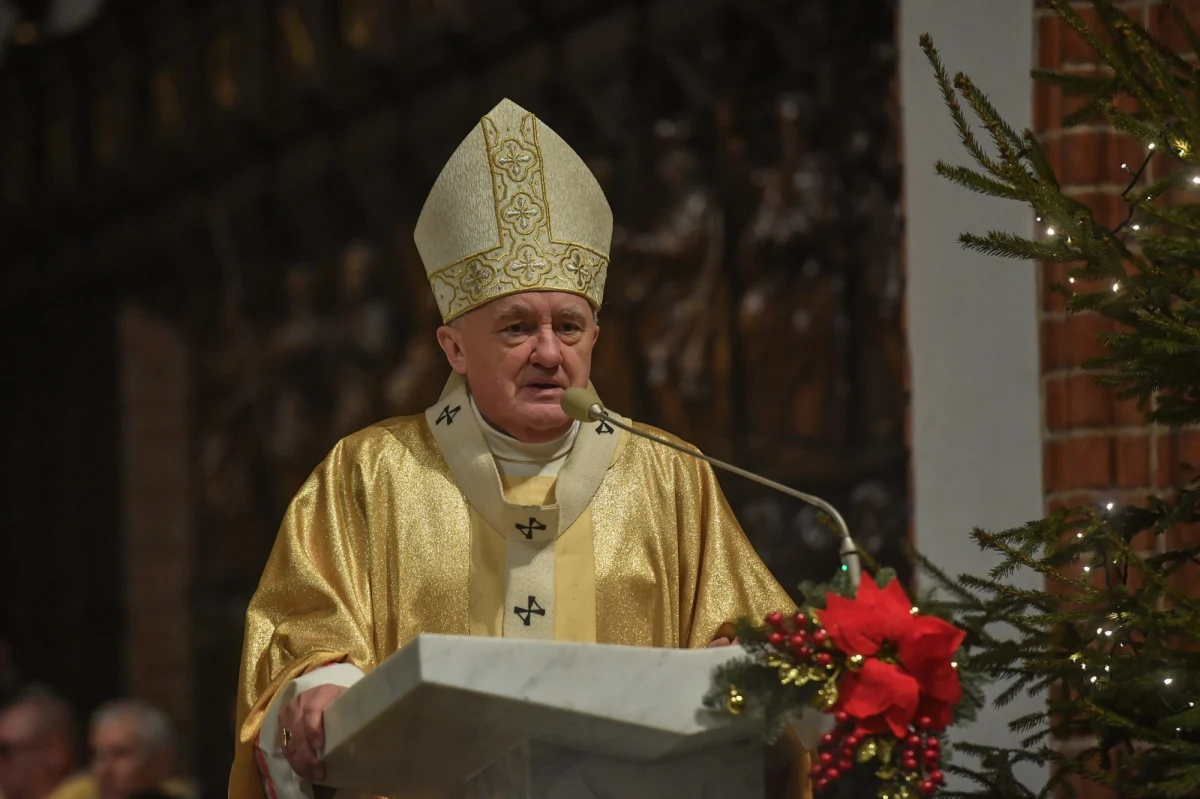 "Nie możemy godzić się pójść drogą, która dla Chrystusa jest nie do przyjęcia" - powiedział do osób konsekrowanych metropolita warszawski kard. Kazimierz Nycz, nawiązując do kwestii aborcji. Jak zaznaczył, jeśli standardem nowoczesności jest możliwość przerywania ludzkiego życia, to musimy w tym punkcie być zacofani.