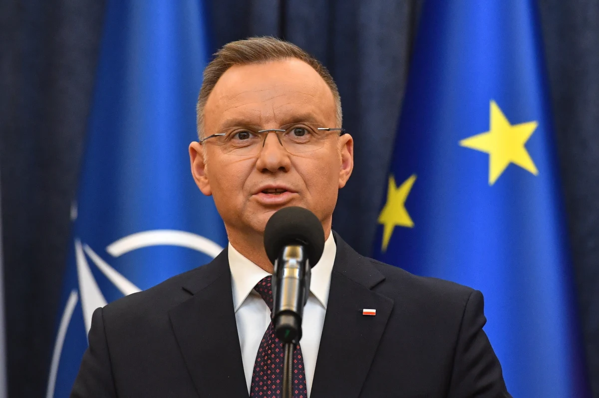 ​Jestem gotowy na rozmowę o "resecie konstytucyjnym", proszę przyjść z konkretnymi propozycjami. Porozmawiajmy. Są problemy, które w inny sposób są de facto nierozwiązywalne - powiedział prezydent Andrzej Duda w piątek w wywiadzie na Kanale Zero.