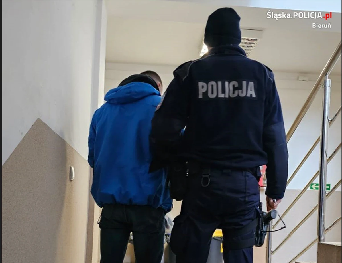 Policjanci z Bierunia (Śląskie) zatrzymali 43-latka, poszukiwanego m.in. za spowodowanie śmiertelnego wypadku, który przez prawie osiem lat ukrywał się przed wymiarem sprawiedliwości. Ścigano go listem gończym i Europejskim Nakazem Aresztowania.