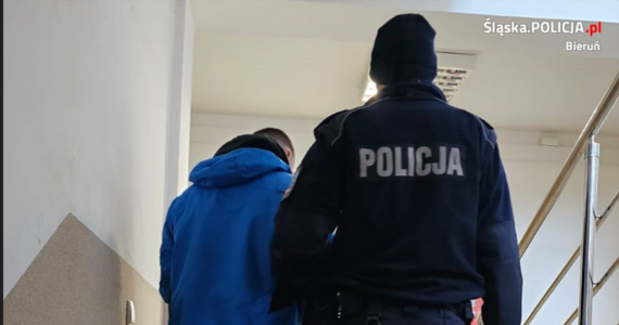 Policjanci z Bierunia (Śląskie) zatrzymali 43-latka, poszukiwanego m.in. za spowodowanie śmiertelnego wypadku, który przez prawie osiem lat ukrywał się przed wymiarem sprawiedliwości. Ścigano go listem gończym i Europejskim Nakazem Aresztowania.