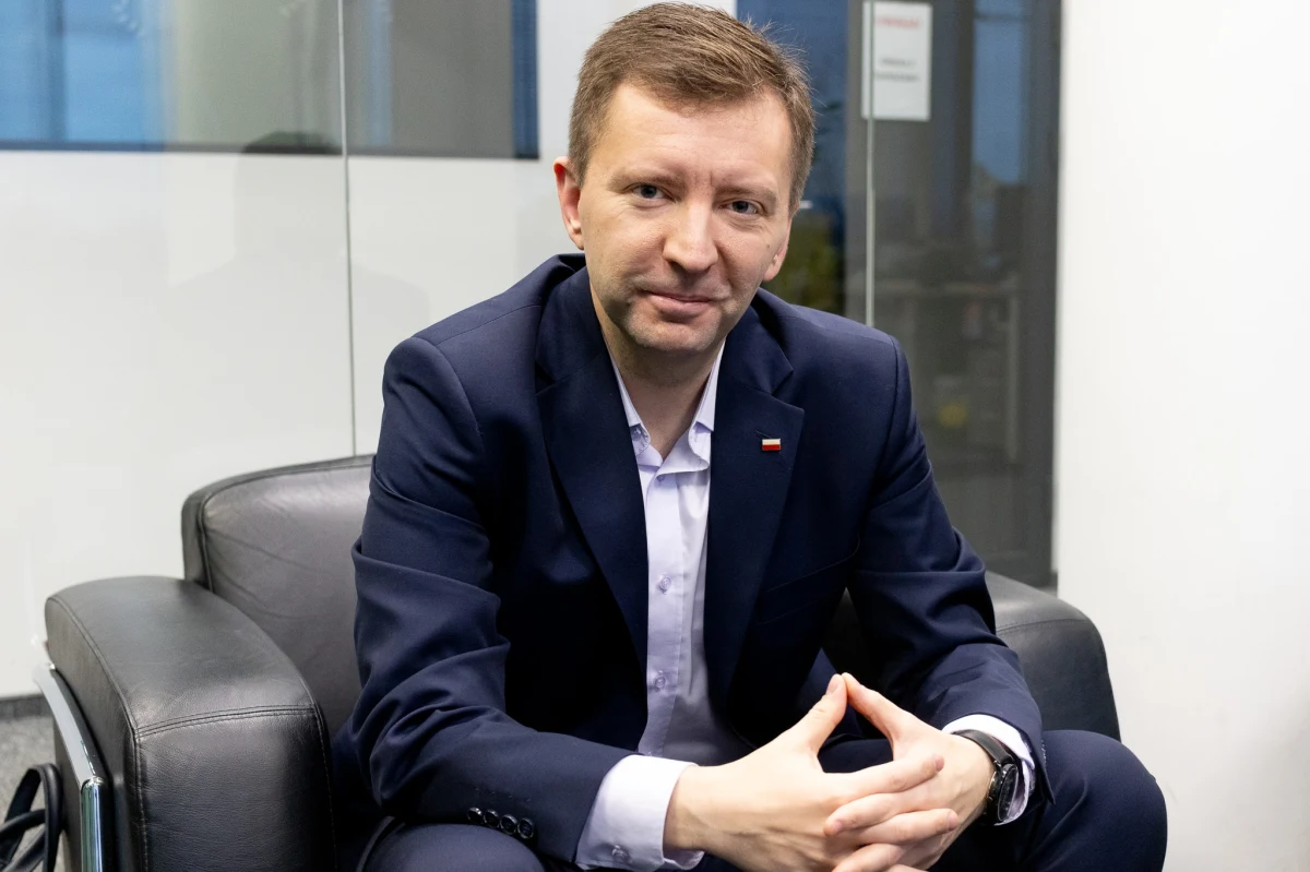 Poseł Łukasz Schreiber z PiS, były minister i szef Komitetu Stałego Rady Ministrów, ogłosił, że będzie kandydował na prezydenta Bydgoszczy. Podkreślił, że chce dać mieszkańcom realną alternatywę, a miasto potrzebuje nowej energii.