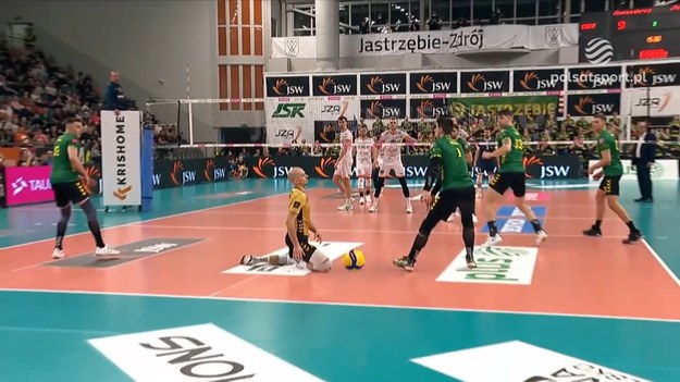 Fragmenty meczu Jastrzębski Węgiel – GKS Katowice 3:1 (23:25, 25:18, 25:20, 25:19) - siatkówka; PlusLiga, 20. kolejka.

