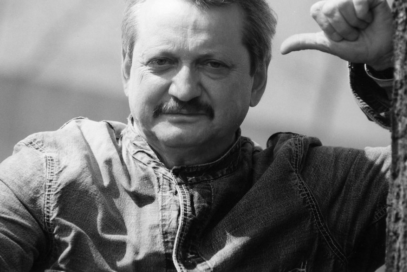 Nie żyje Feridun Erol - reżyser popularnych seriali "Lokatorzy" i "Sąsiedzi", który pracował także przy kultowym "Rejsie" Marka Piwowskiego. Miał 85 lat.