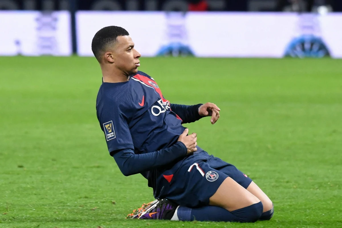 Kylian Mbappe wybrał Real Madryt - twierdzi "Le Parisien". Według francuskiej gazety, nie ma już wątpliwości - gwiazdor po sezonie opuści PSG i przeniesie się do drużyny "Królewskich" ze stolicy Hiszpanii.