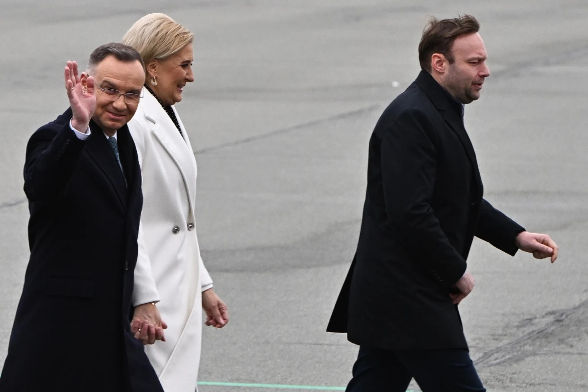 Wizyta w Afryce Wschodniej to kontynuacja rozpoczętej w 2017 r. misji budowania relacji z krajami afrykańskimi. Podczas spotkań w Kenii, Rwandzie i Tanzanii promowany będzie polski biznes; planowane jest podpisanie dziewięciu umów bilateralnych - powiedział prezydent Andrzej Duda tuż przed odlotem do Afryki.