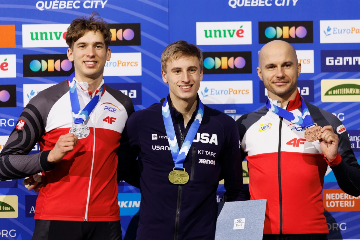 Łyżwiarze szybcy Marek Kania, Piotr Michalski i Damian Żurek zwyciężyli w sprincie drużynowym finałowych zawodów Pucharu Świata w Quebecu. Wcześniej Kania był drugi, Michalski - trzeci, a Żurek - dziewiąty w rywalizacji indywidualnej na 500 m.