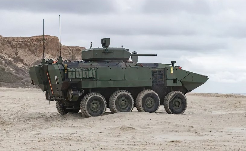 Firma BAE Systems ogłosiła, że ​​dostarczyła amerykańskiej armii nowy wariant amfibii bojowej. ACV-30 to nowoczesny pojazd, który zwiększać ma efektywność i wydajność piechoty morskiej.
