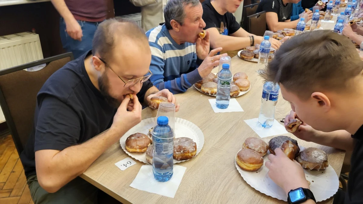 W Poznaniu trwają przygotowania do najsłodszego dnia w roku, czyli Tłustego Czwartku. Z tej okazji, już po raz osiemnasty, odbyły się Mistrzostwa Poznania w jedzeniu pączków na czas. Udział w nich wzięło 75 uczestników.