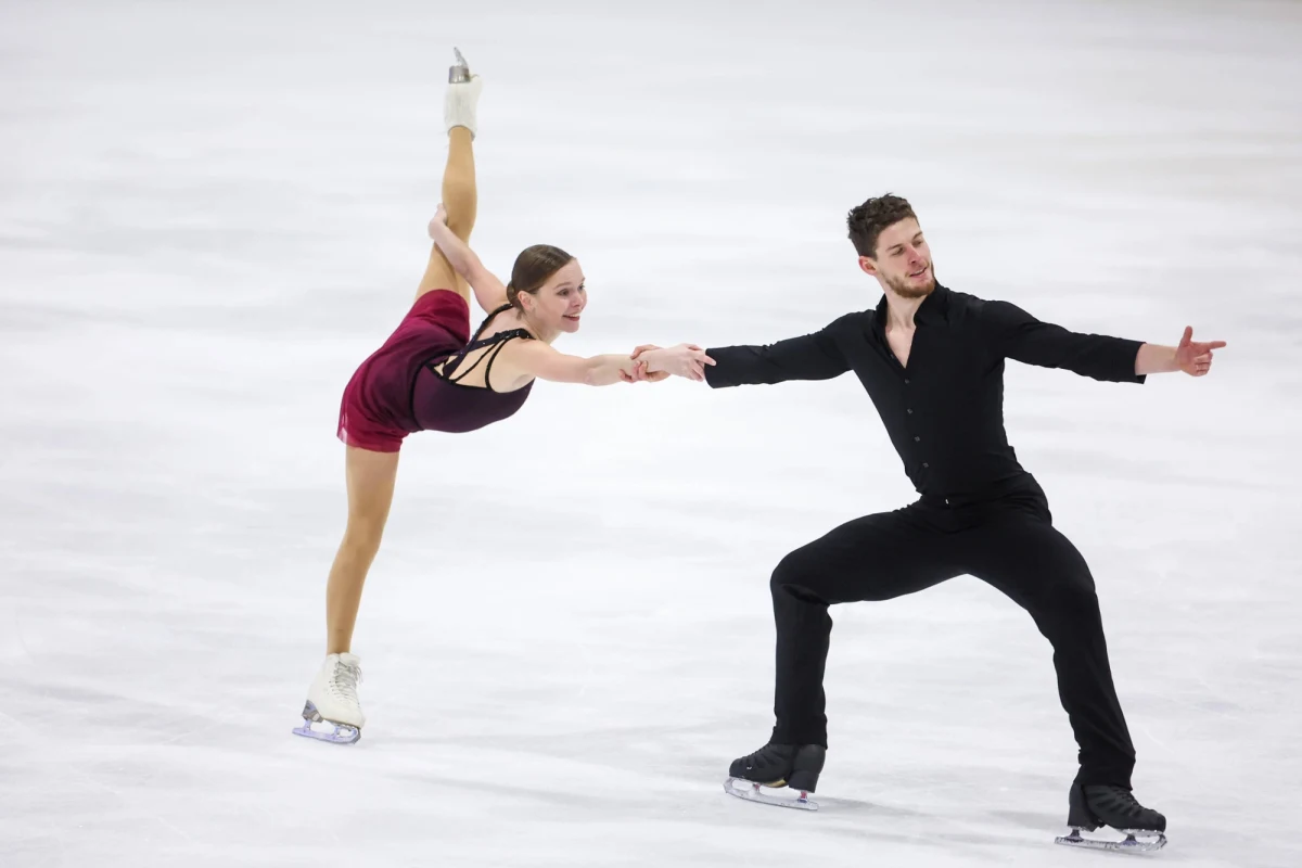 Na niedawnych mistrzostwach Europy w łyżwiarstwie figurowym osiągnęli świetny wynik – znaleźli się wśród dziesięciu najlepszych par sportowych. Za miesiąc wystartują na mistrzostwach świata, a w dalekosiężnych planach są igrzyska olimpijskie w 2026 roku. Czy chcą być jak Dorota Zagórska i Mariusz Siudek? Co ich motywuje? Co jest ważne przy doborze partnera do tańca?