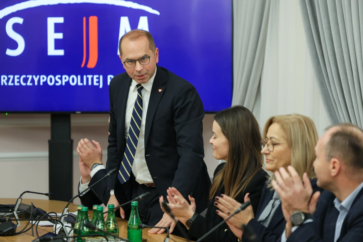 Piotr Wawrzyk, Zbigniew Rau a może konsulowie z Azji i Afryki? Od kogo przesłuchania zacznie komisja śledcza ds. afery wizowej? Dziś pierwsze robocze posiedzenie tej komisji. To oznacza występowanie o dokumenty i ustalanie listy świadków. 