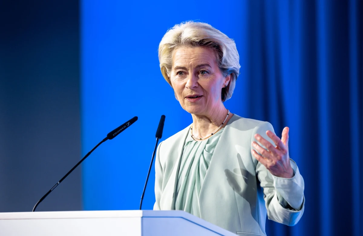 Szefowa Komisji Europejskiej Ursula von der Leyen ogłosiła podczas debaty w europarlamencie, że KE wycofuje projekt zakładający ograniczenie stosowania pestycydów w rolnictwie w UE. To reakcja na protesty rolników, które przetaczają się obecnie przez państwa unijne.